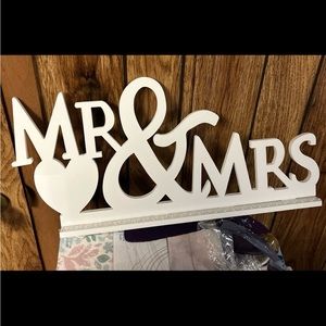 Mr & Mrs wedding sign